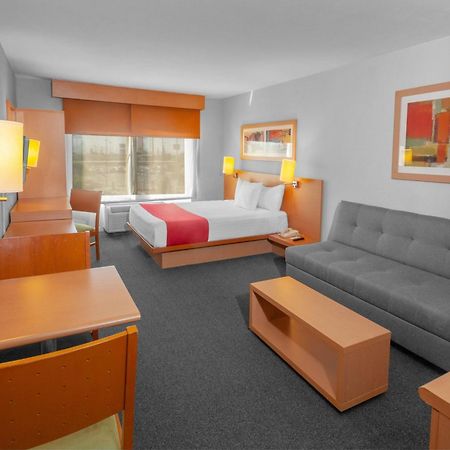City Express By Marriott Celaya Parque Buitenkant foto