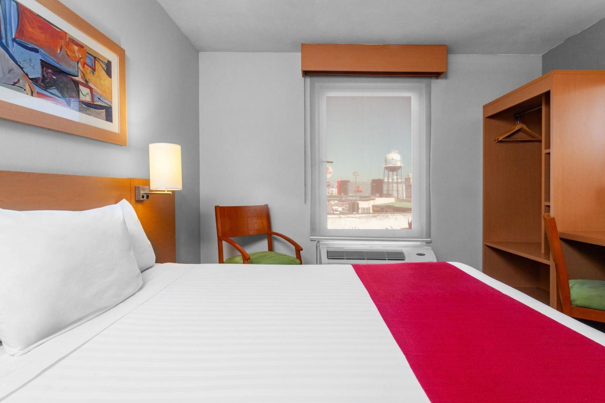 City Express By Marriott Celaya Parque Buitenkant foto