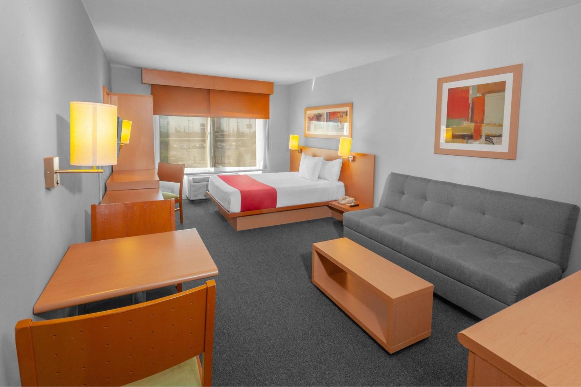 City Express By Marriott Celaya Parque Buitenkant foto