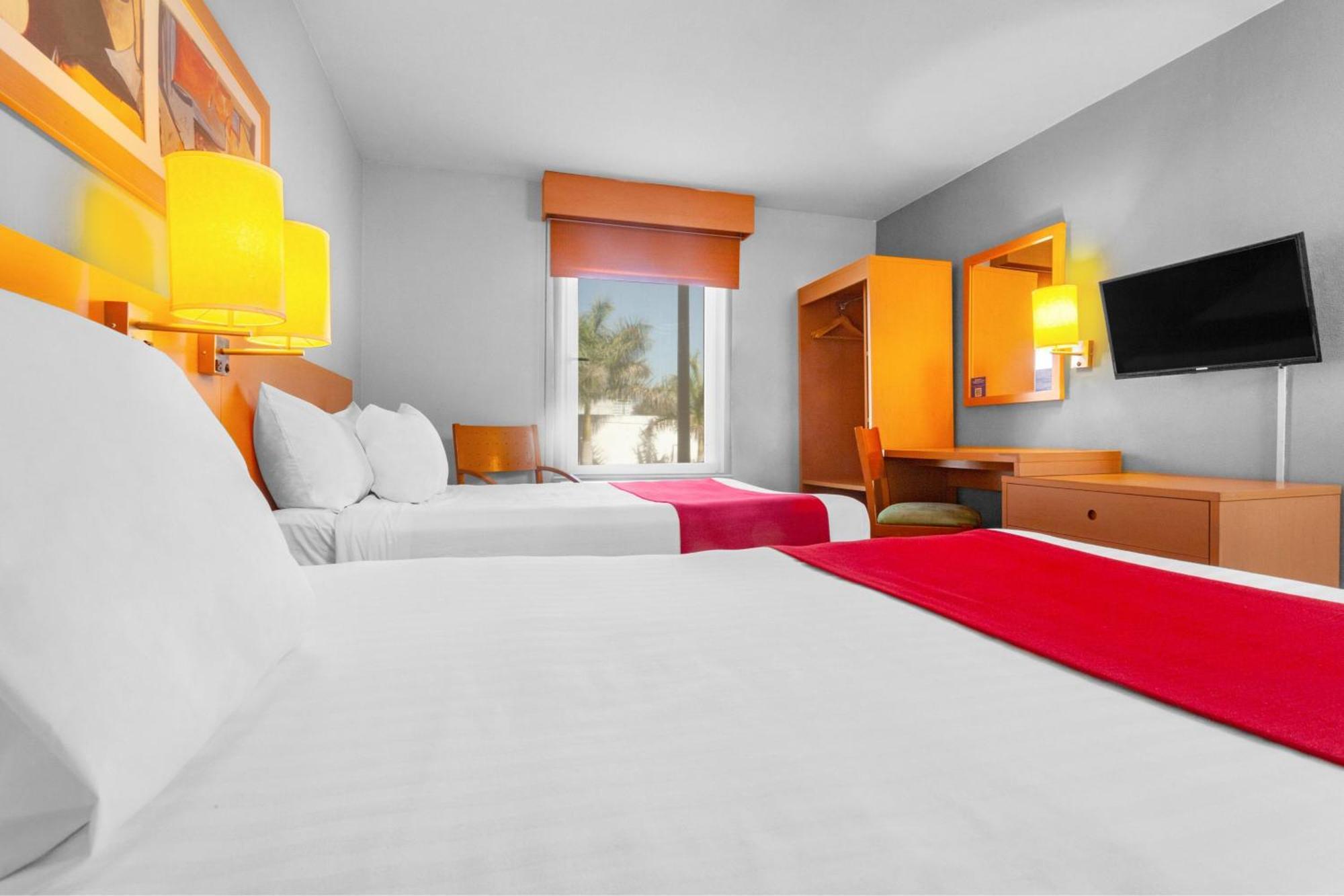 City Express By Marriott Celaya Parque Buitenkant foto