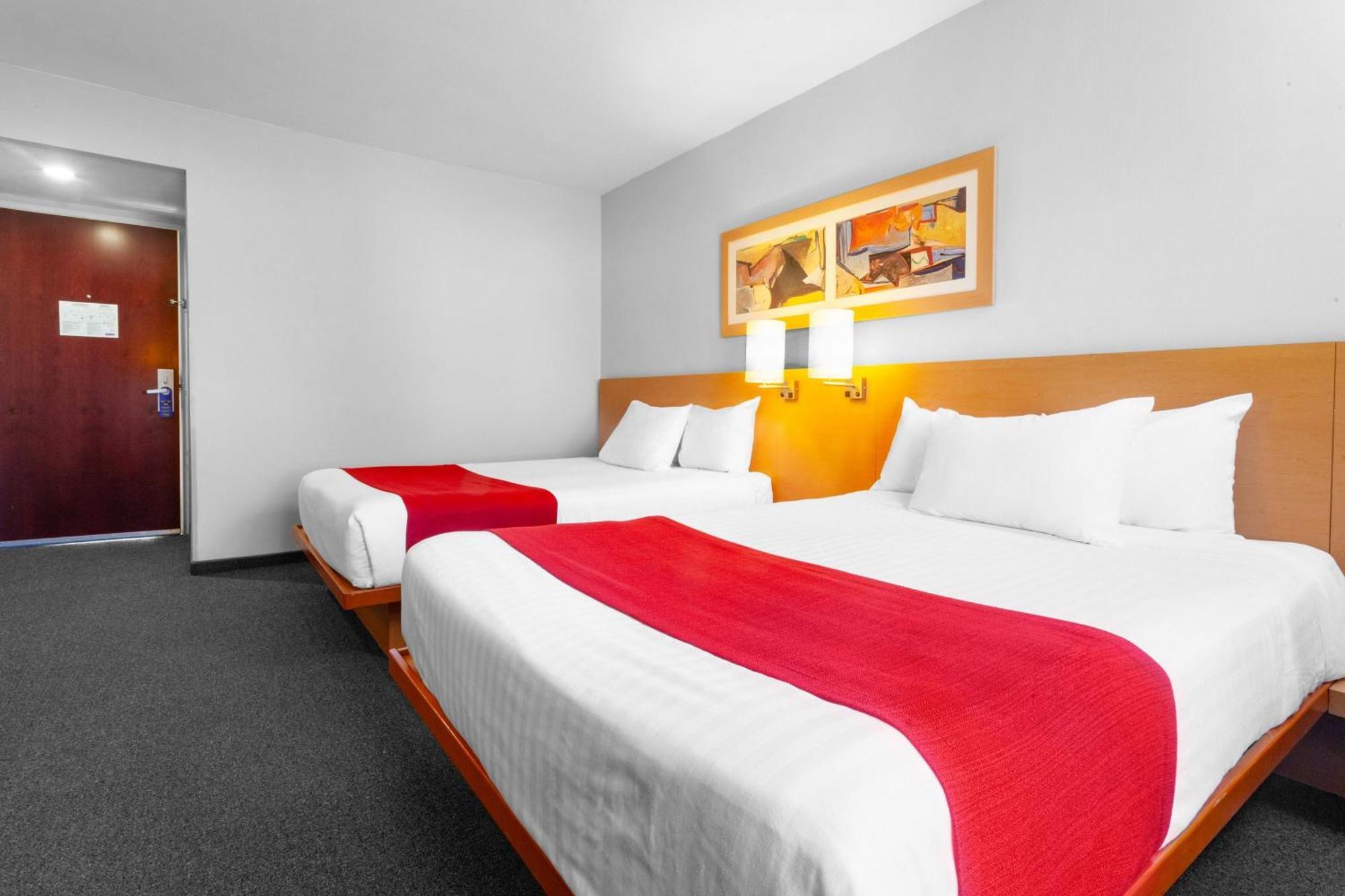 City Express By Marriott Celaya Parque Buitenkant foto