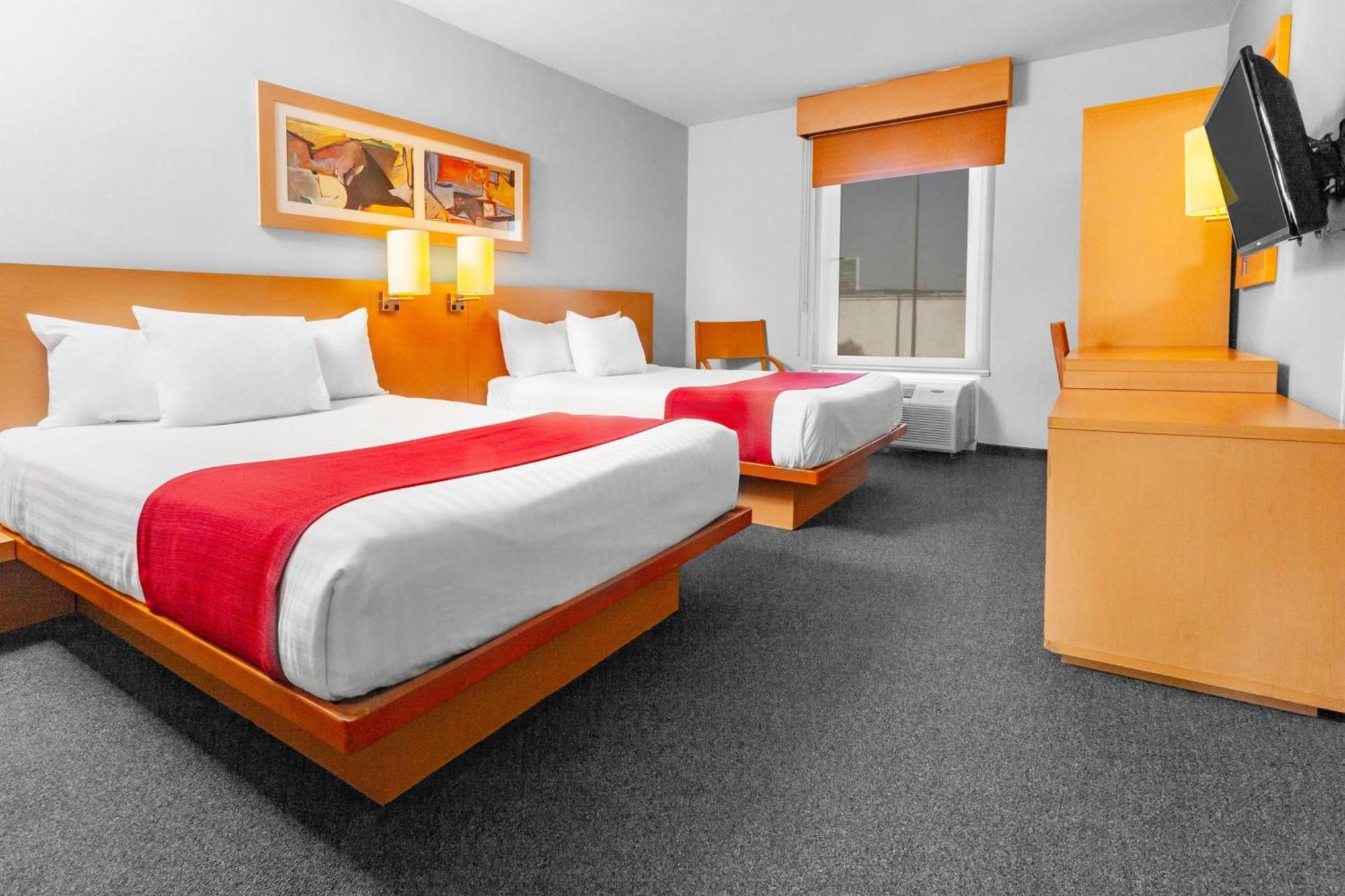 City Express By Marriott Celaya Parque Buitenkant foto