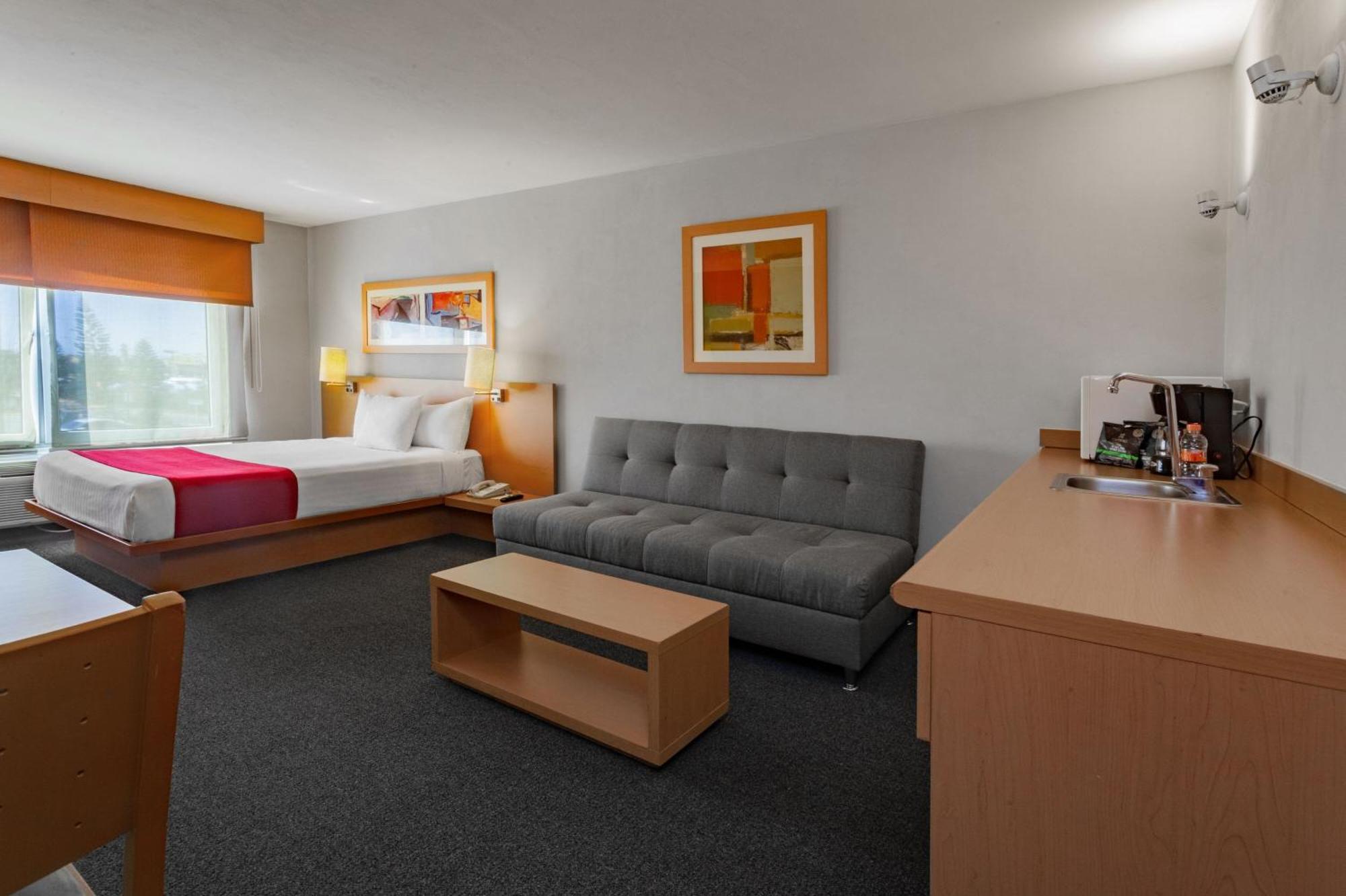 City Express By Marriott Celaya Parque Buitenkant foto