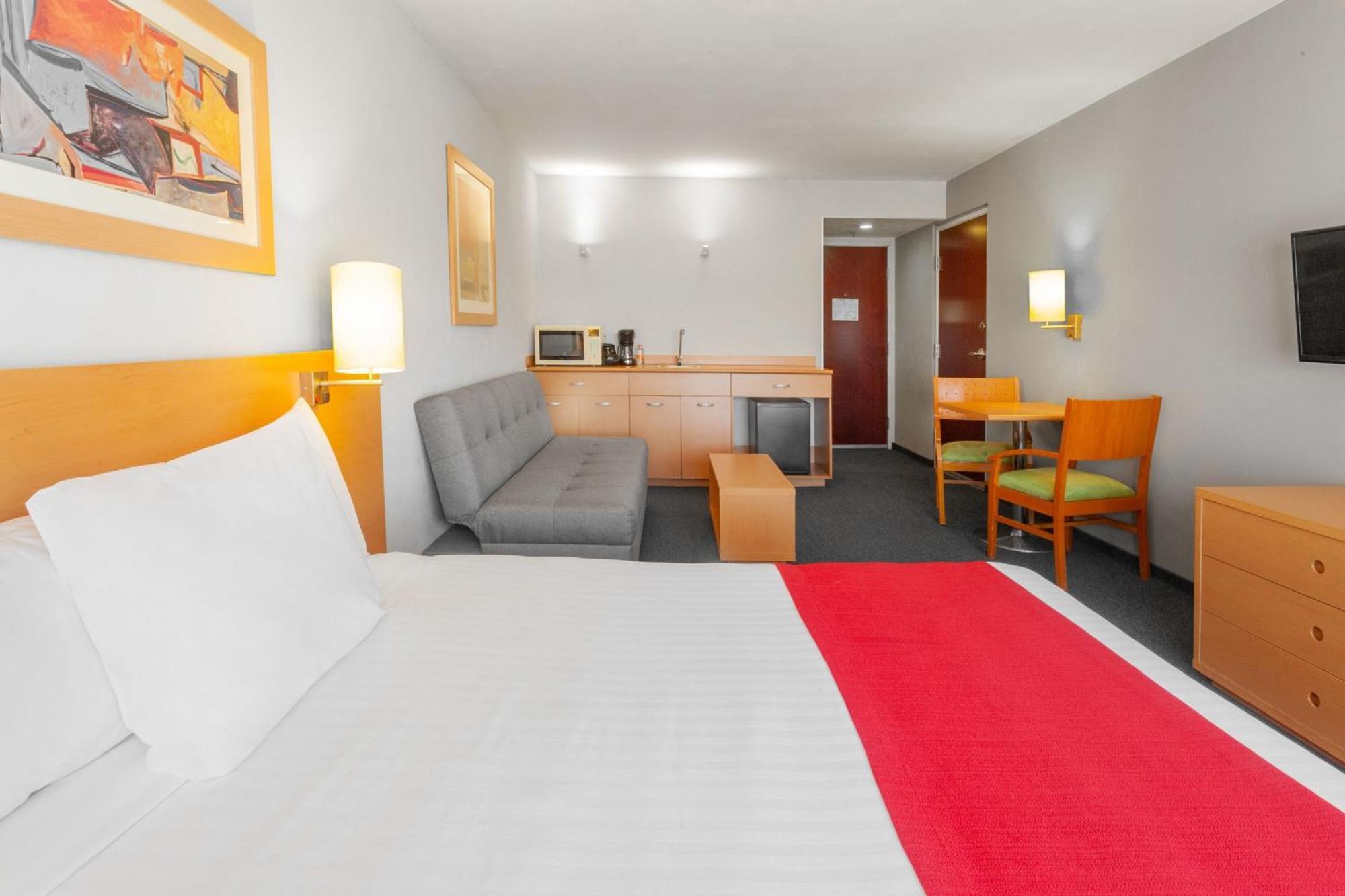 City Express By Marriott Celaya Parque Buitenkant foto