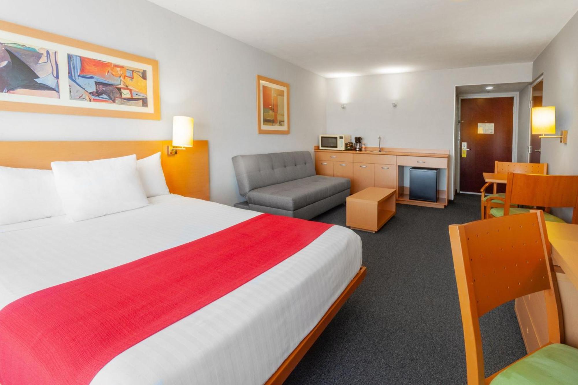 City Express By Marriott Celaya Parque Buitenkant foto