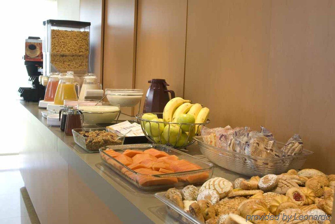 City Express By Marriott Celaya Parque Restaurant foto