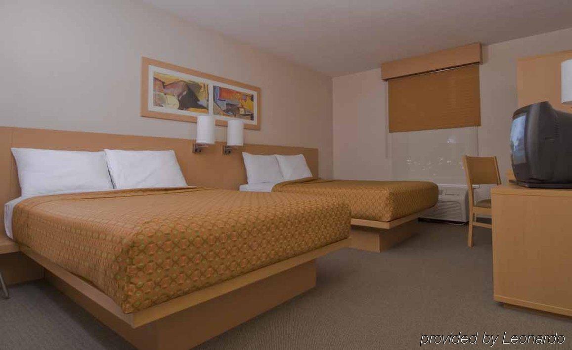 City Express By Marriott Celaya Parque Buitenkant foto