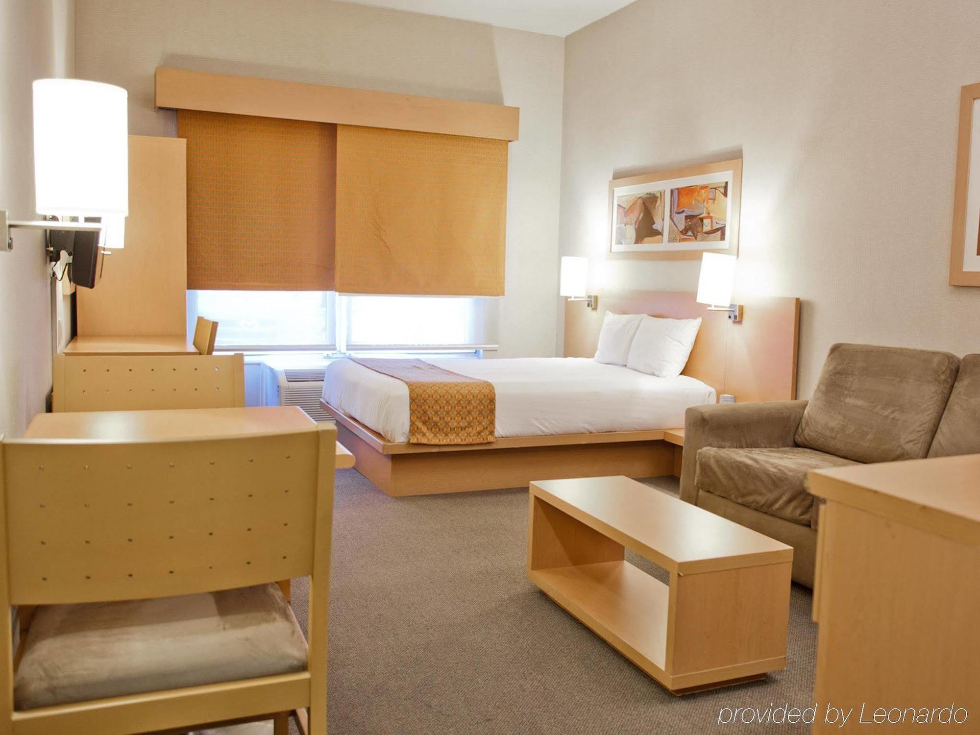 City Express By Marriott Celaya Parque Buitenkant foto